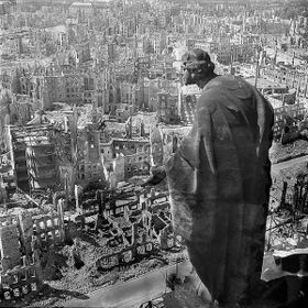 Dresden 1945.jpg