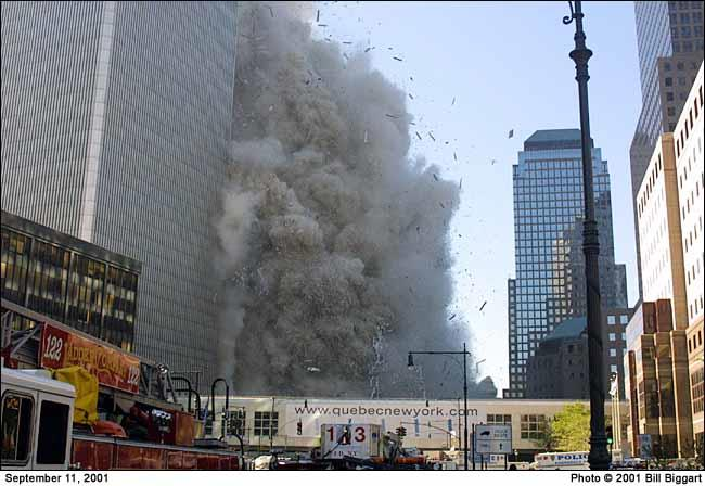 Wtc explosion outwards right.png