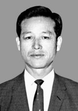 1962 Kim Jong-pil.jpg