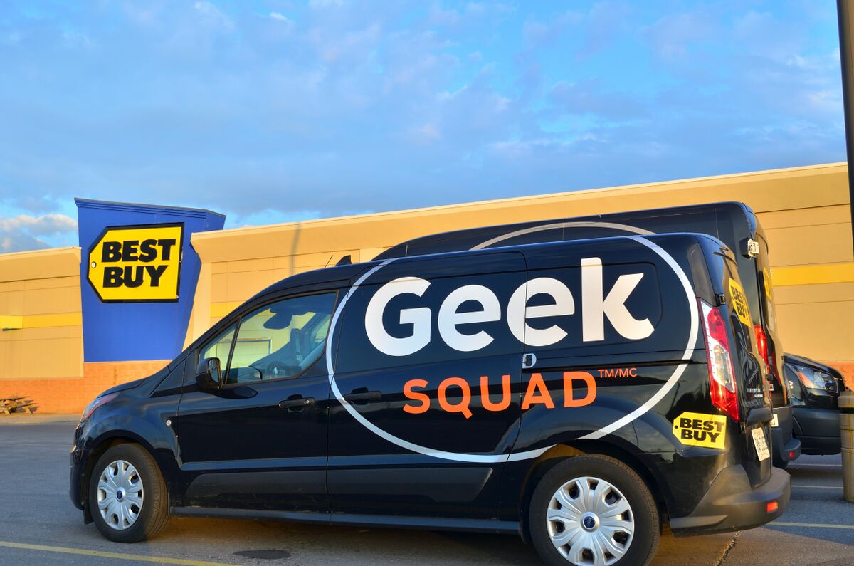 Geek Squad Wikispooks   1200px BestBuyMarkvilleGeekSquad 