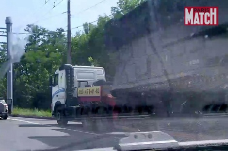 Paris Match caption: "A guided missile sytem BUK is photopgraphed by team Paris-Match in the suburbs of Donetsk, on the road to Snizhne the morning of July 17, just hours before the crash of Flight Malaysia Airlines MH17."