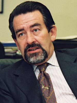 João de Deus Pinheiro, Member of the EC (1997) (cropped).jpg