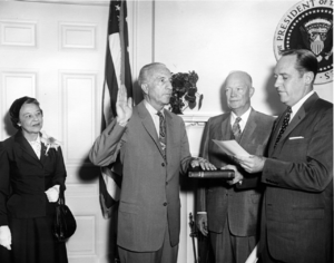 Wilton Persons taking the oath of office.png