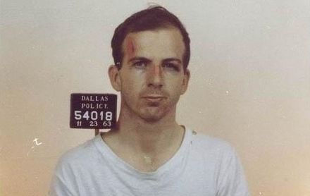 Lee Harvey Oswald mugshot.jpg